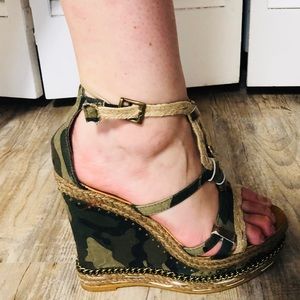 Buckle camo wedges size 7.5-8 never worn